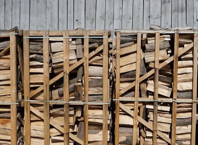 Як придбати собі дрова для опалення?