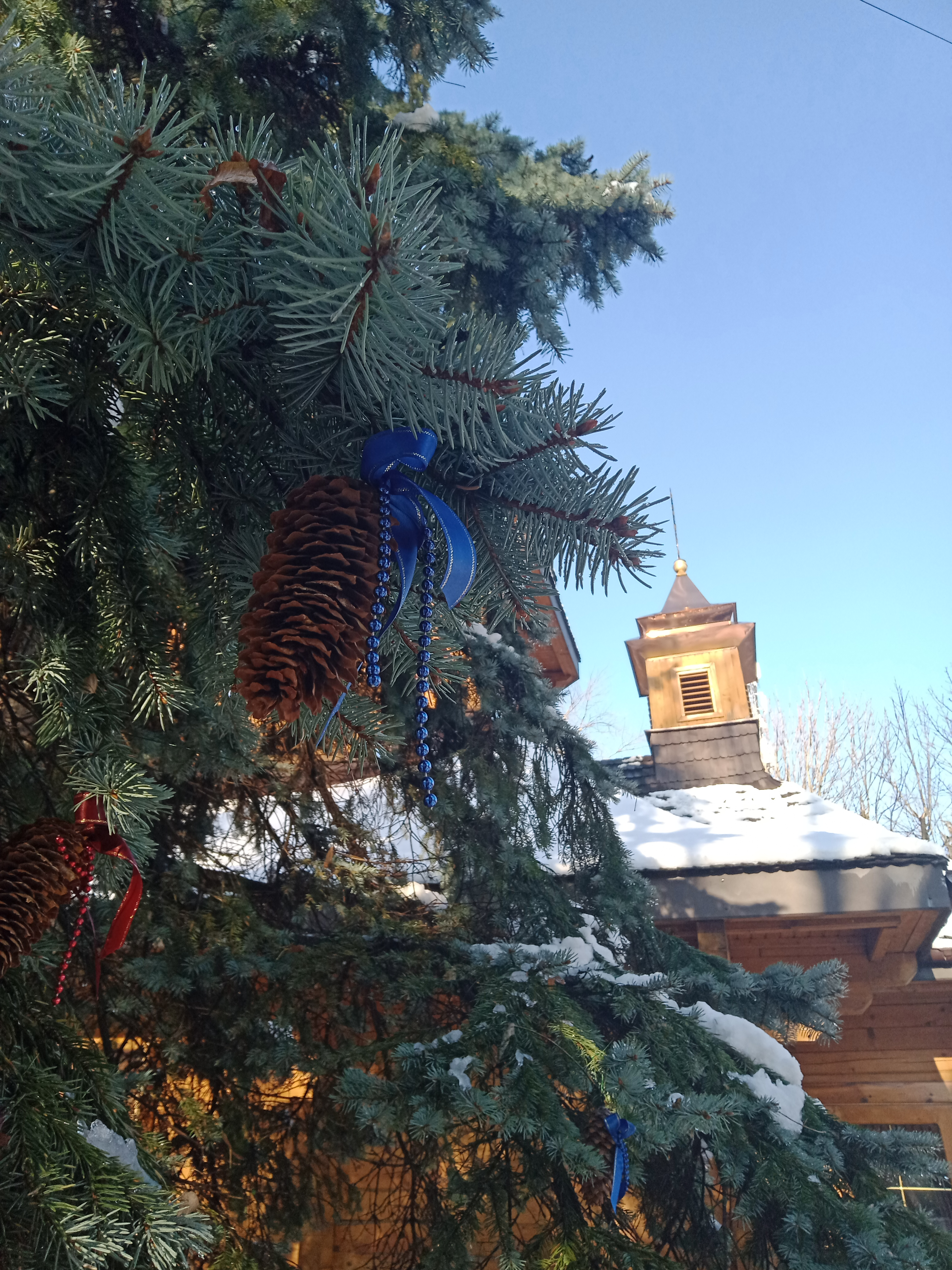 Christmas decorations made from eco-friendly materials